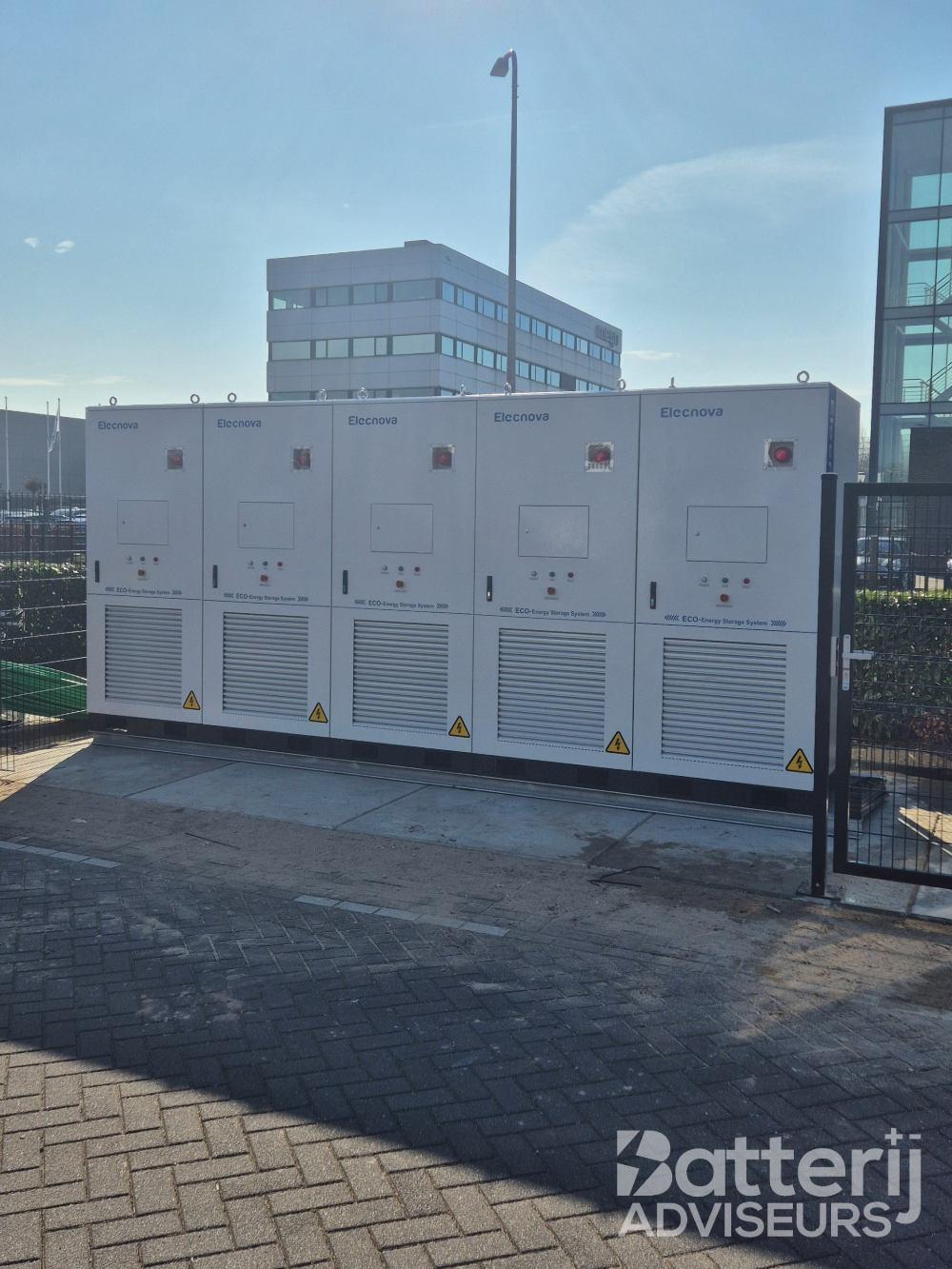 gecomprimeerde afbeeldingen-3-comp. Zakelijk 1.165kWh batterij